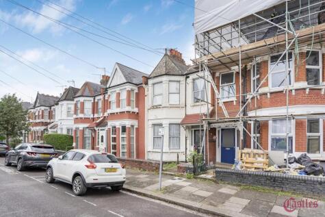 Northcott Avenue, N22