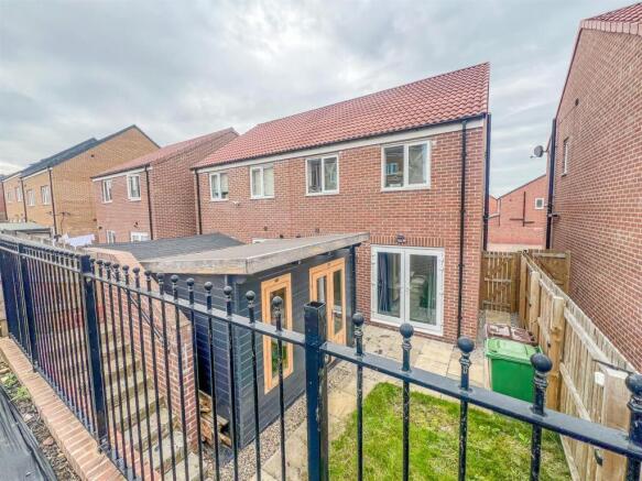 3 bed Semi-Detached for sale Image 10
