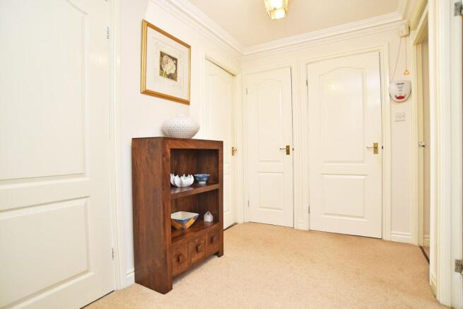 2 bed Flat for sale Image 12