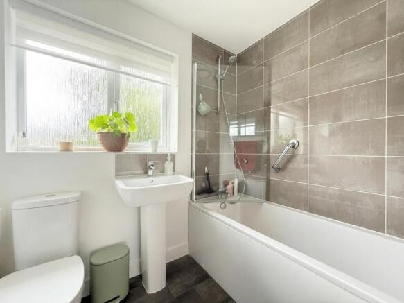 3 bed Semi-Detached for sale Image 8