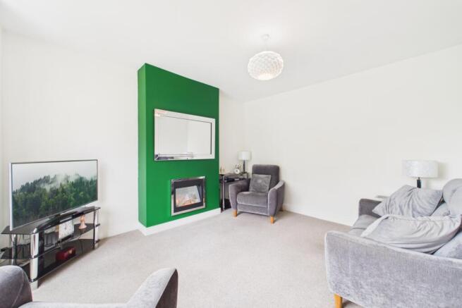 4 bed Semi-Detached for sale Image 4