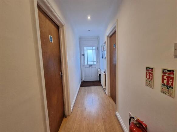 ENTRANCE HALLWAY (2) (2).jpg