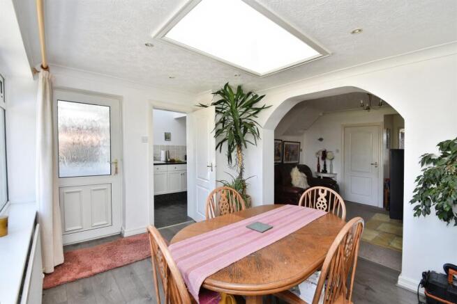 4 bed Detached Bungalow for sale Image 6