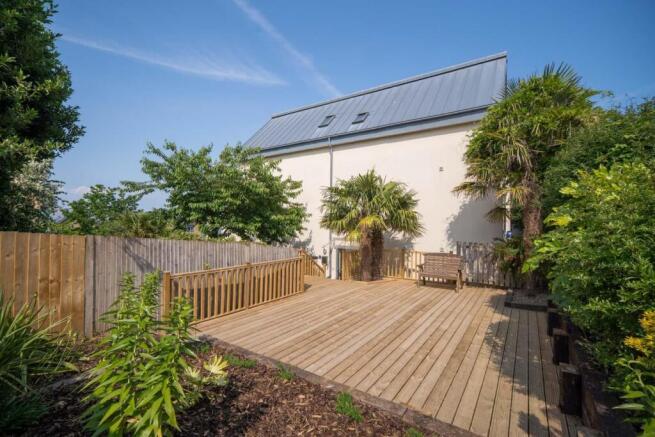 Large Side Terrace