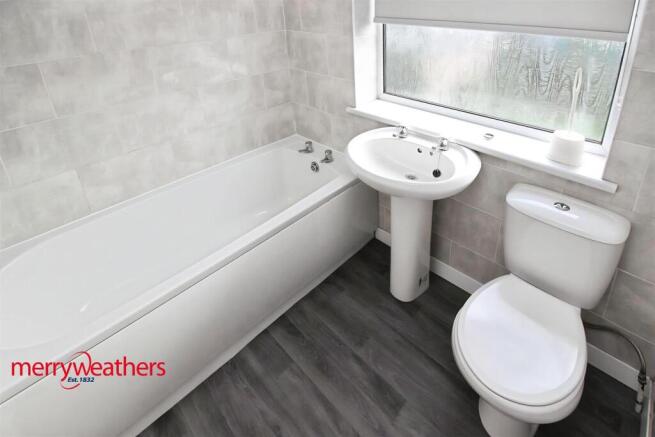 3 bed Semi-Detached to rent Image 8