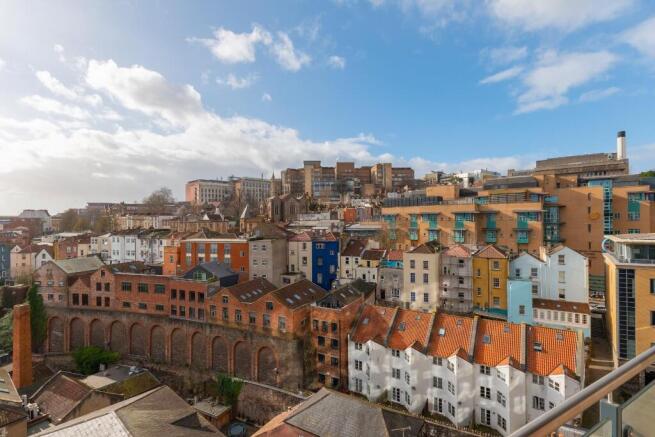 11N04OCC - Balcony E.jpg