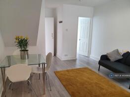 35, Cardigan Gardens, Reading RG1 5QP