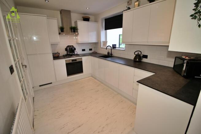 Broadwalk, Westhoughton, BL5 2AA photo 5