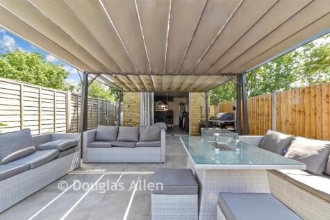 Hainault Road, Chadwell Heath, Essex