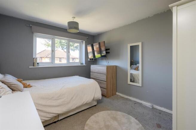 4 bed Link Detached House for sale Image 12