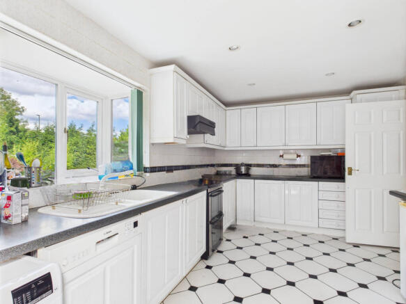 CAM01354G0-PR0548-STILL006