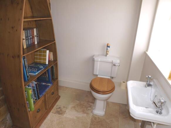 Cloakroom/wc