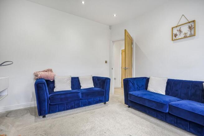 3 bed Semi-Detached for sale Image 10