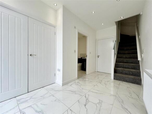 4 bed Town House for sale Image 5