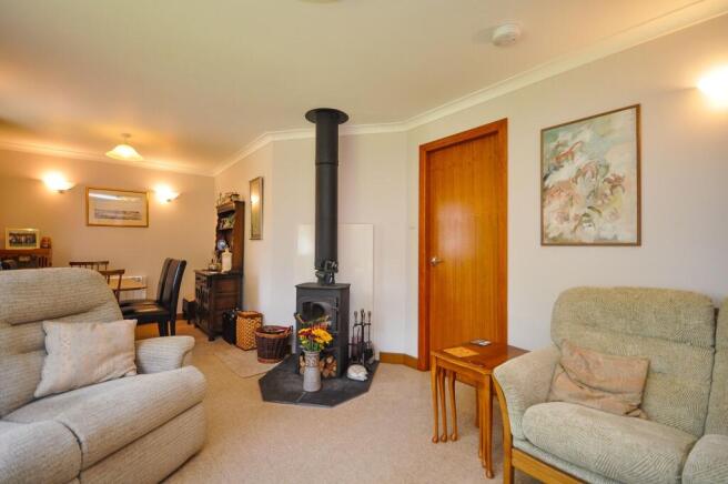 Lounge/ Dining Area