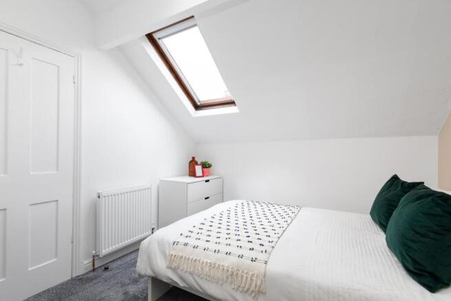 5 bed House to rent Image 12
