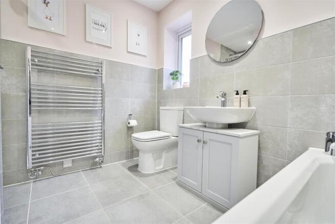 FamilyBathroom-005.jpg