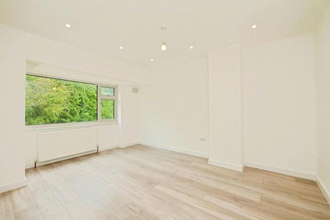 3 bed Semi-Detached for sale Image 10