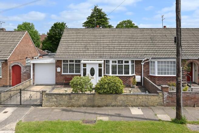 2 bed Bungalow for sale in york
