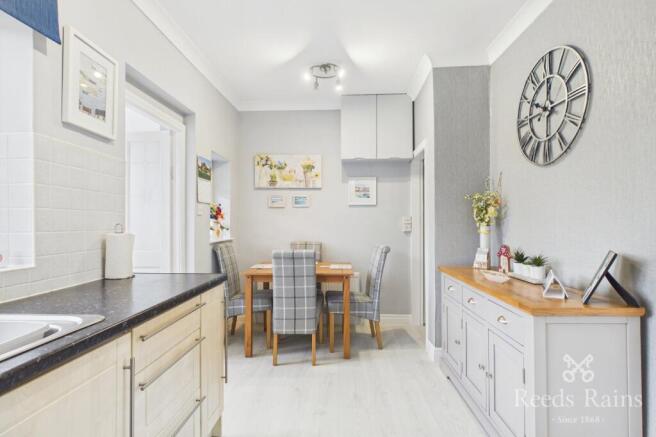Melbourne Villas, Hemsworth, Pontefract, West Yorkshire, WF9 photo 5
