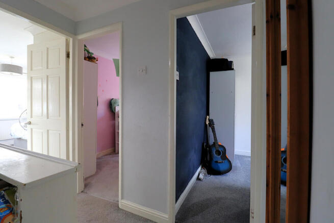 3 bed Semi-Detached for sale Image 9