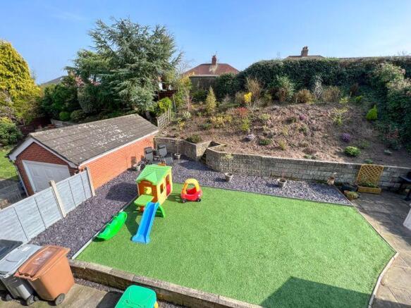 Photo 32