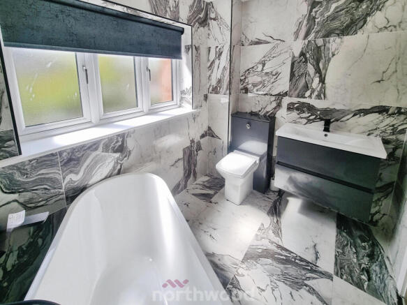 4 bed Detached for sale Image 8