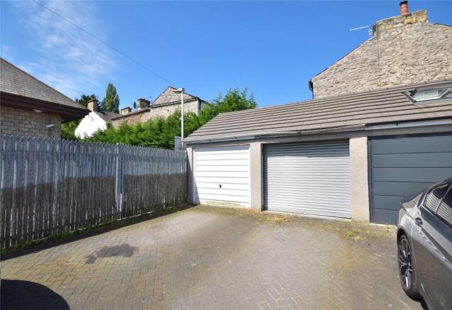 Driveway/Garage
