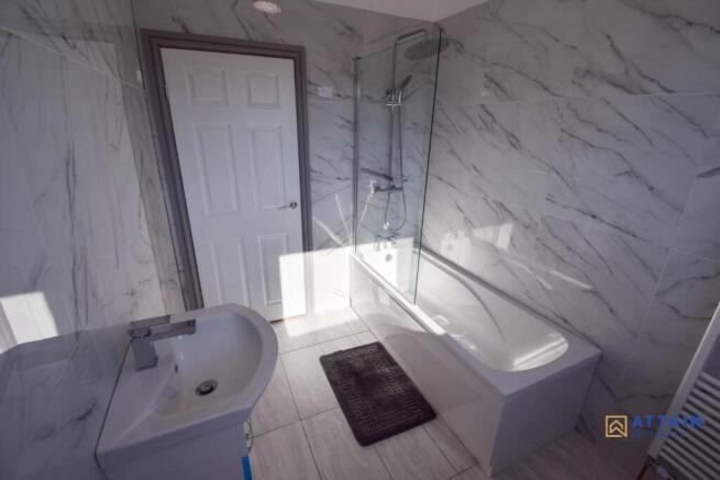 Bathroom 1 Alt.jpg