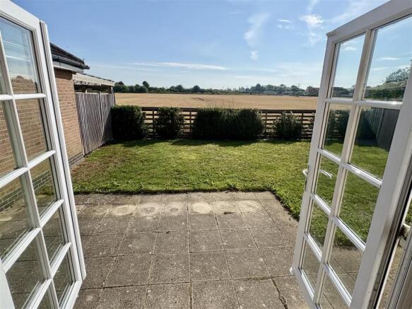 5 bed Detached to rent Image 6
