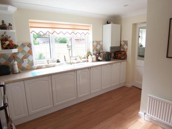 KITCHEN 2