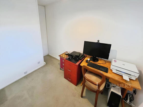 Photo 10