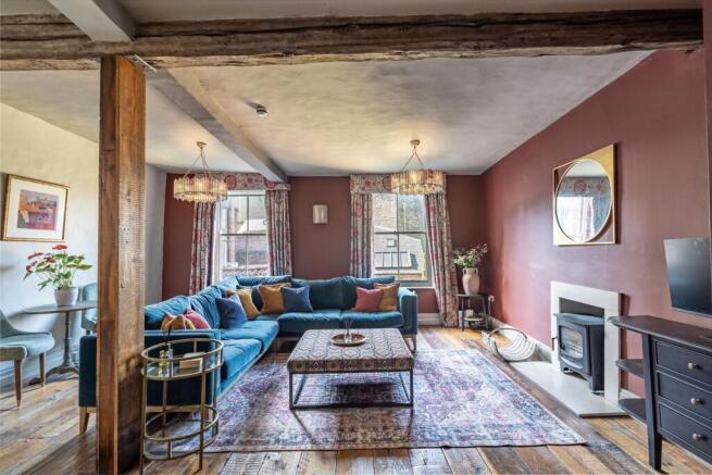 6 bed Town House for sale Image 10