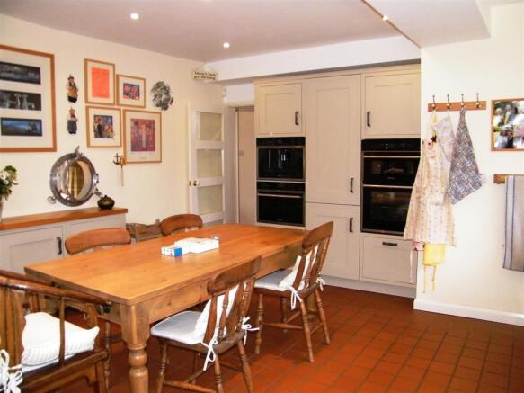 Kitchen/Breakfast Ro
