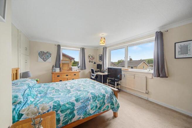 4 bed Detached for sale Image 10