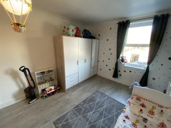 Bedroom no.1 front double: