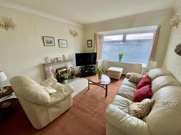 Bramleys Estate Agents - Hepworth Drive - Mirfield