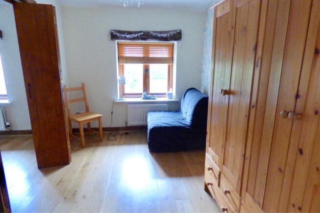 Dressing/Bedroom 4