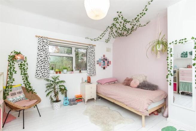 17 Hereward Way22.jpg