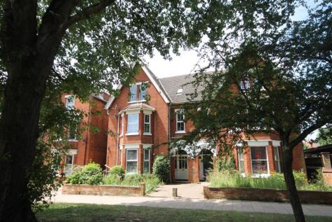 De Parys Avenue, Bedford