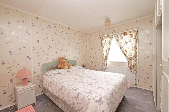 1 bed Detached for sale Image 6