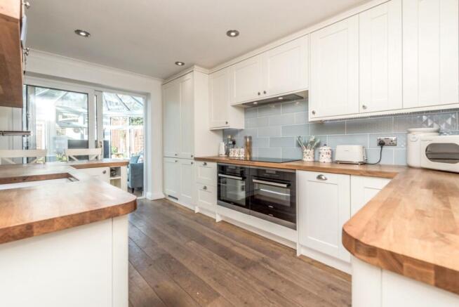 4 bed Detached for sale Image 11