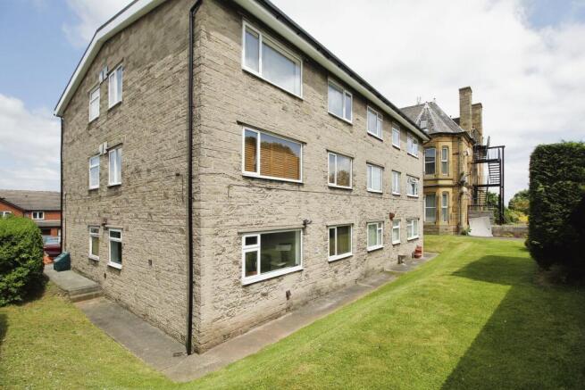 1 bed Apartment to rent Image 10