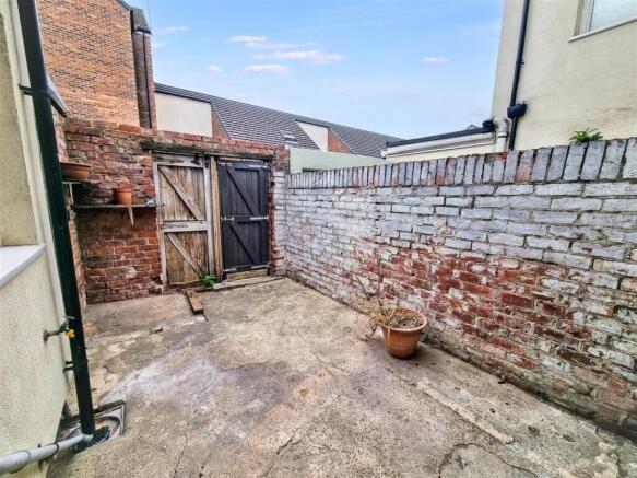 2 bed Terraced for sale Image 9