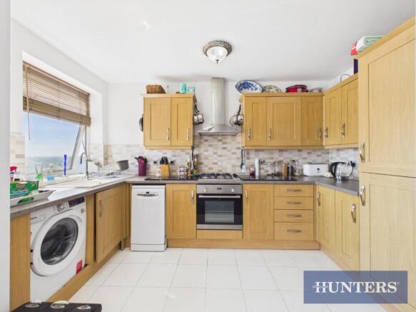 2 bed Apartment for sale Image 6