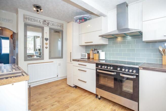 Kitchen 3.jpg
