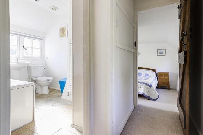 WHYTE COTTAGE_11.JPG