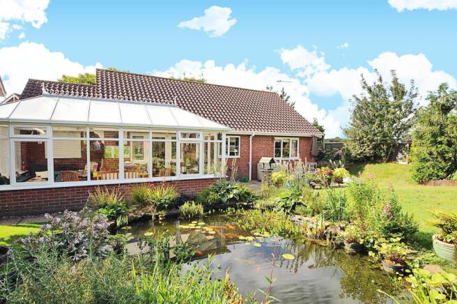 GARDEN & CONSERVATORY