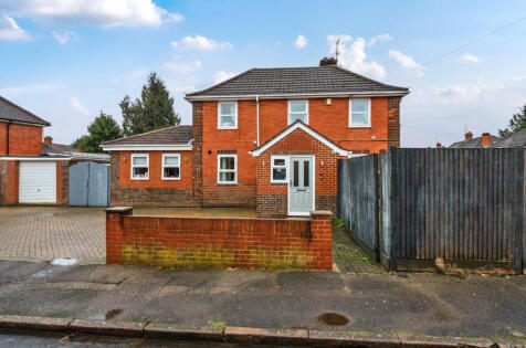 Landrake Crescent, Reading, Berkshire