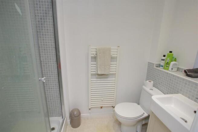 4 bed Detached for sale Image 12